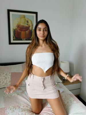 Beautiful babe Paulette Donceles Porn Pics english 01