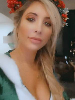 Blonde MILF Tasha Reig Porn Pics english 01