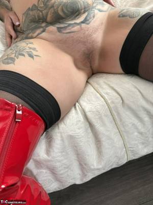 Mature blonde with tattoos  Porn Pics english 11