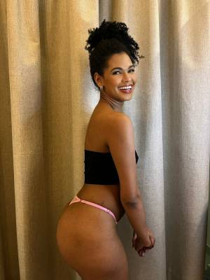Exotic model Lisa Brazilian Babe Porn Pics english 10