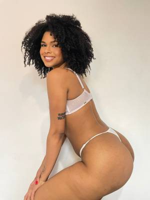 Exotic model Lisa Brazilian Babe Porn Pics english 15