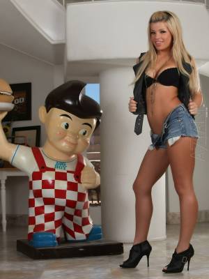 Blonde in denim shorts Adriana Sephora exposes her sweet tits & her great ass Porn Pics english 03
