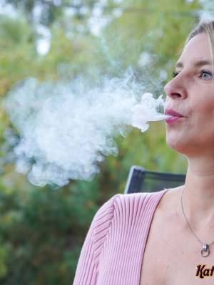 Busty blonde Katerina Hartlova smokes a vape pen while playing with her pussy Porn Pics english 02