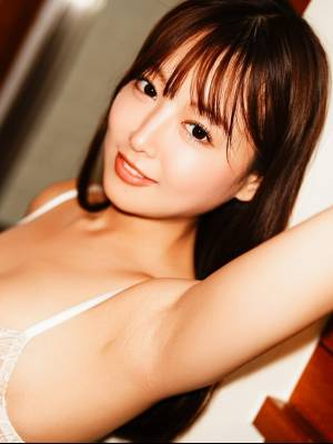 Hot Japanese girl flashes her hot body in solo poses at home Porn Pics english 12