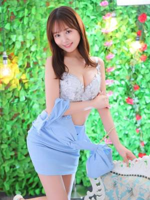 Hot Japanese girl flashes her hot body in solo poses at home Porn Pics english 15