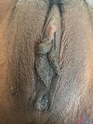 Pretty black girl takes a day trip with her feet and pussy bare Porn Pics english 05
