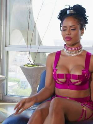 Ebony pornstar Kira Noir blows a dick in a 69 & takes a hardcore pounding