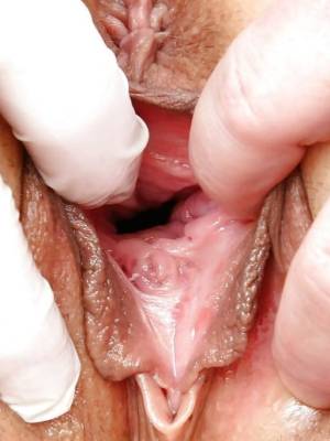 Fuckable brunette floosie gets her juicy cunt gently examined by an older gyno Porn Pics english 14